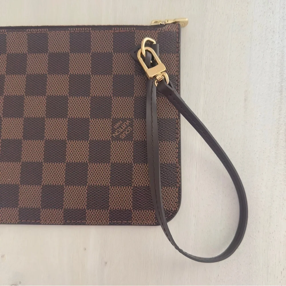 NWOT Authentic Louis Vuitton Authentic Damier Ebene Pouch Wristlet Wallet